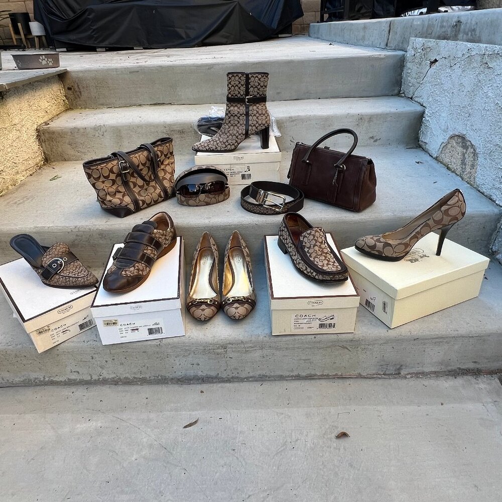 Coach Brown and Khaki Logo 13-item NOW 10 collection page 1/2